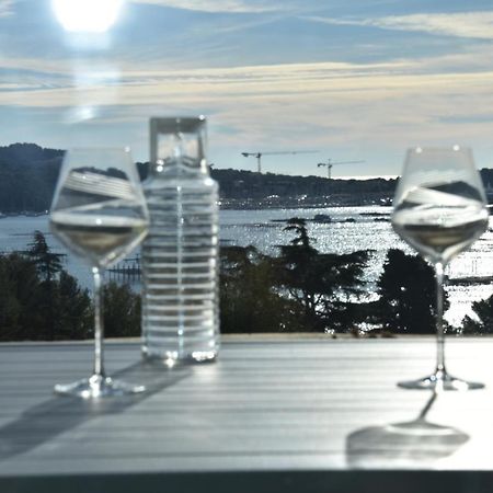 Studio Avec Vue Mer Et Terrasse La Seyne-sur-Mer Dış mekan fotoğraf